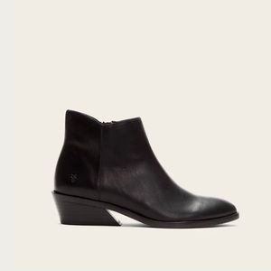 BRAND NEW FRYE Booties